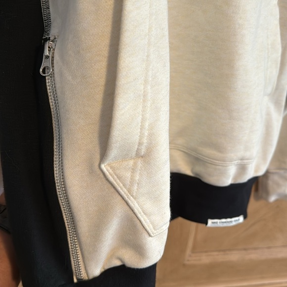 Nike Dri-Fit Standard Issue Pullover Hoodie - Picture 4 of 6